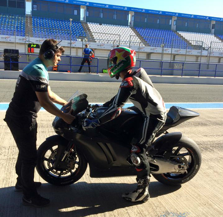 Miguel Oliveira continua no 15º lugar em Jerez