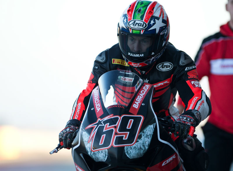 Nicky Hayden na frente em Jerez