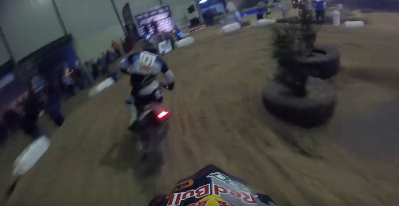 VÍDEO: O espetáculo de Taddy Blazusiak numa prova de Super Enduro em Inglaterra