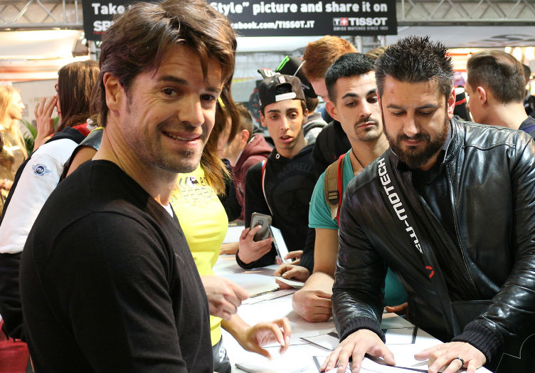 Carlos Checa: “Talvez esteja em quatro ou cinco sessões de testes com a Ducati”