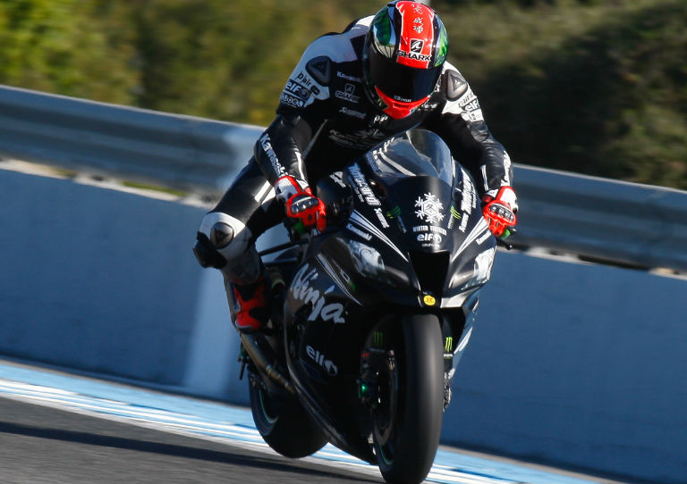 Tom Sykes lidera em Jerez
