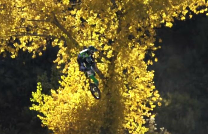 VÍDEO: Eli Tomac e a nova moto