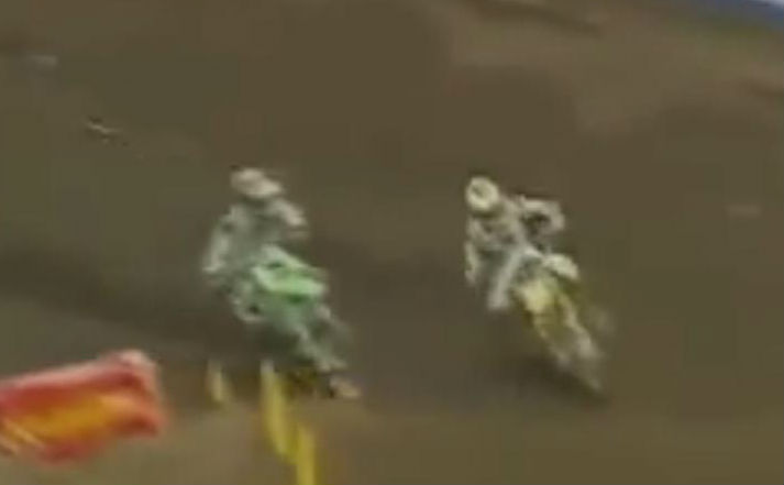 VÍDEO: Histórica batalha entre Ricky Carmichael e James Stewart