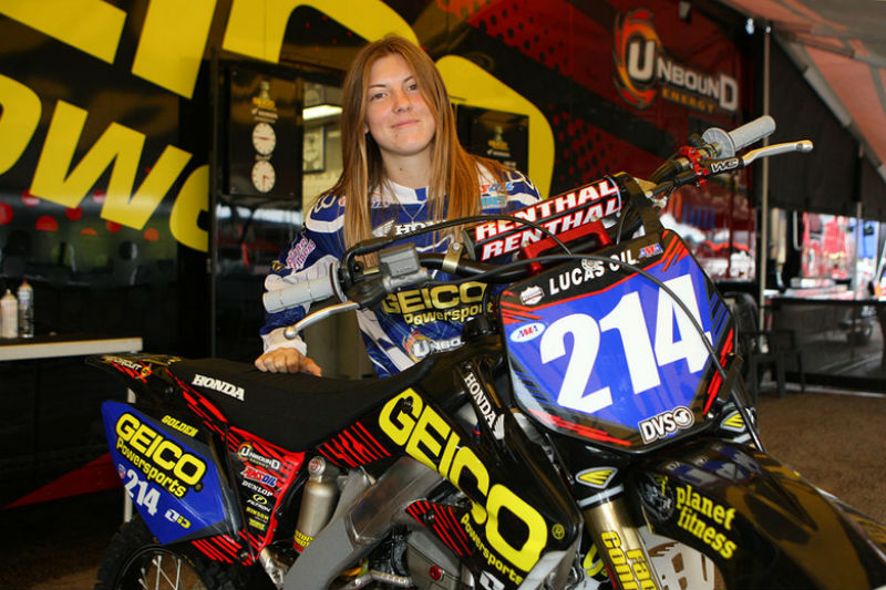 Vicki Golden e Ronnie Stewart compõem line-up da MicroBilt / PRBC Suzuki para 2016