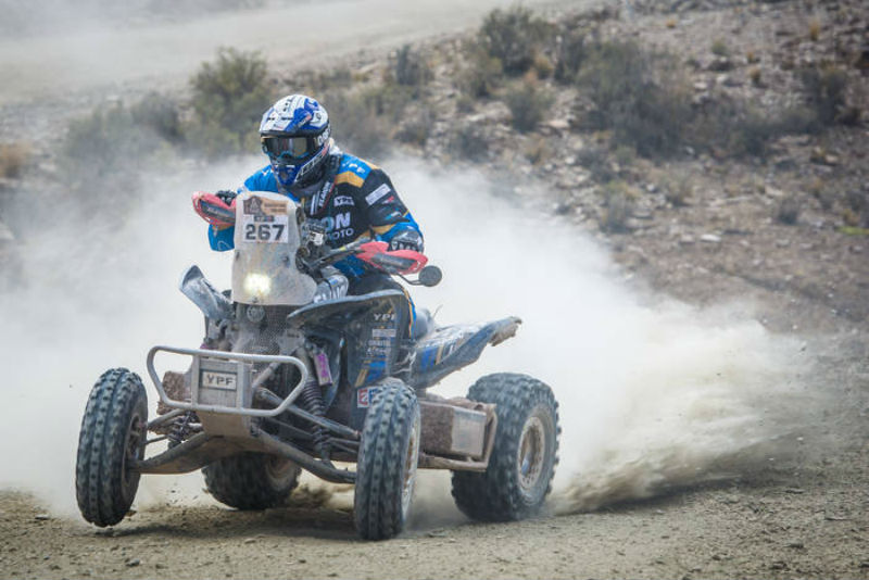 Lucas Bonetto comanda a etapa nos quads