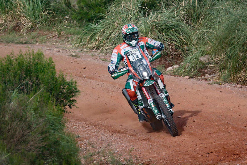 Etapa parada em CP2 para as motos devido ao calor