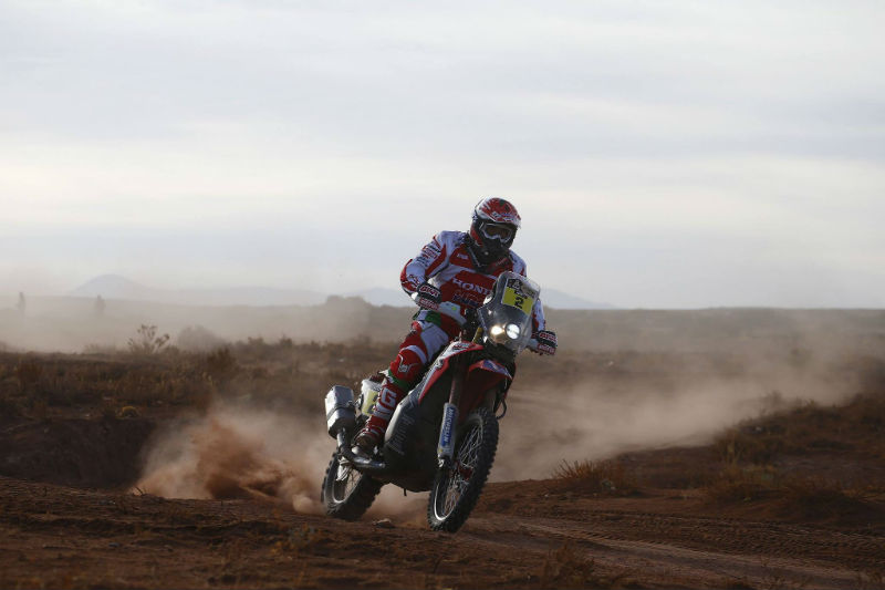 Paulo Gonçalves começa o dia ao ataque