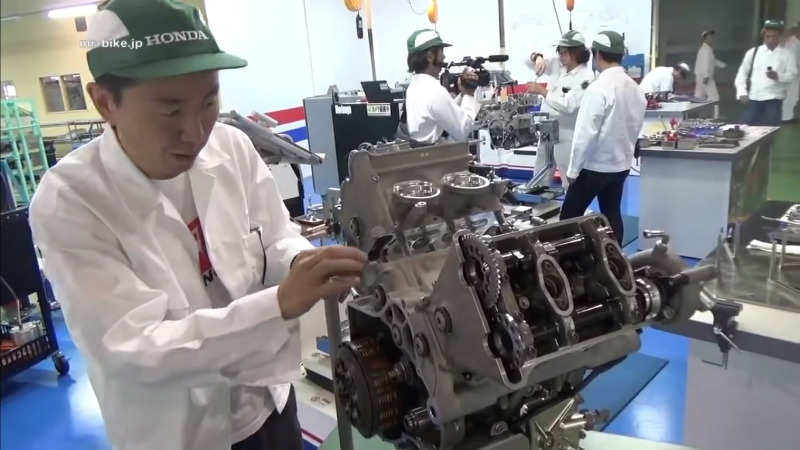 VÍDEO: Como se monta uma Honda de 188 mil euros