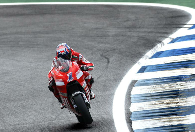 Claudio Domenicali: “Espero que Casey Stoner corra em Phillip Island”