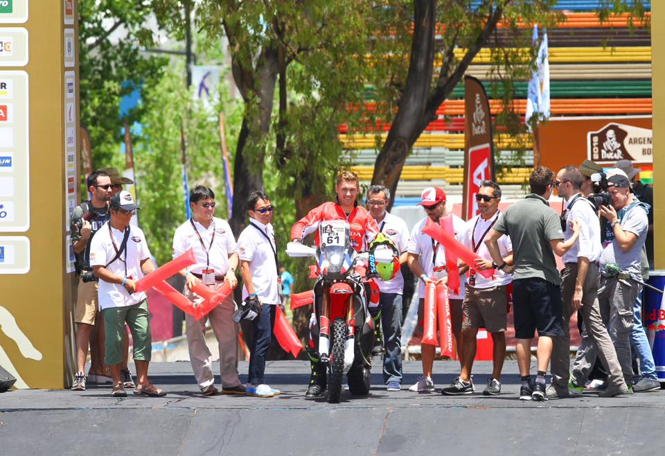 Adrien Metge, o último membro da família Metge no Dakar