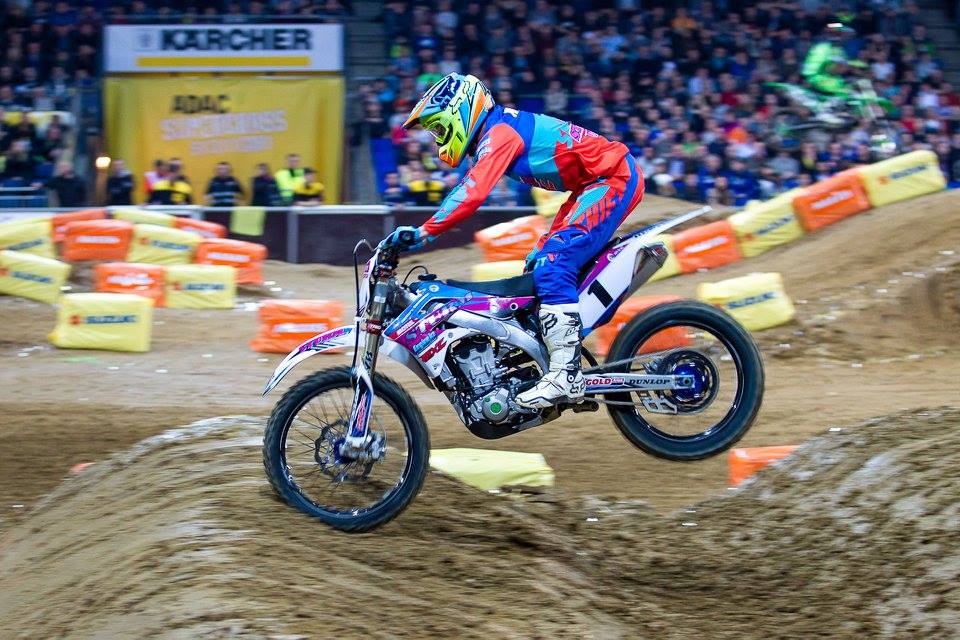 VÍDEO: Melhores momentos do ADAC Supercross em Dortmund