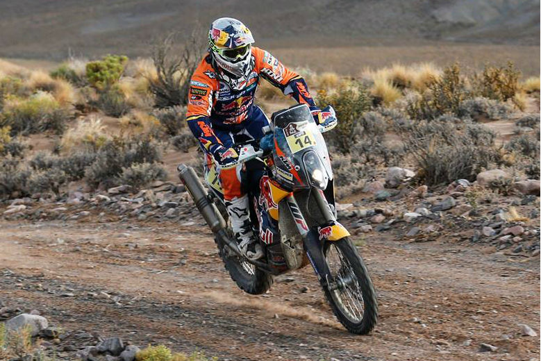 Matthias Walkner sofreu uma queda, Paulo Gonçalves parou para ajudar