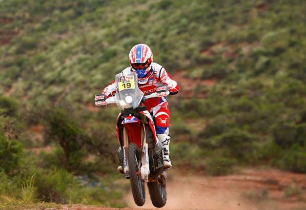 VÍDEO: O segundo dia da Honda no Dakar