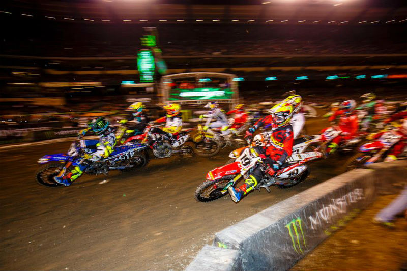 Justin Bogle ausente em Anaheim