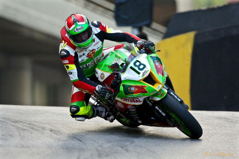 Nuno Caetano abandona a competição