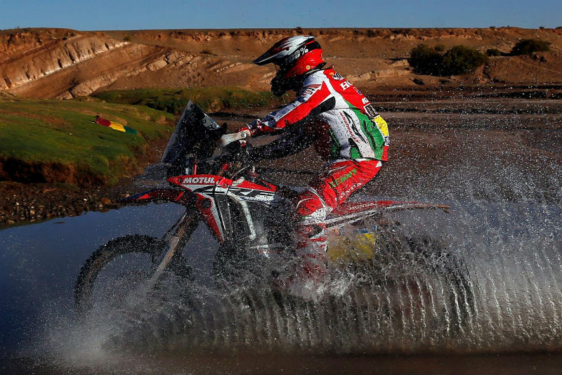 Paulo Gonçalves a caminho do bivouac