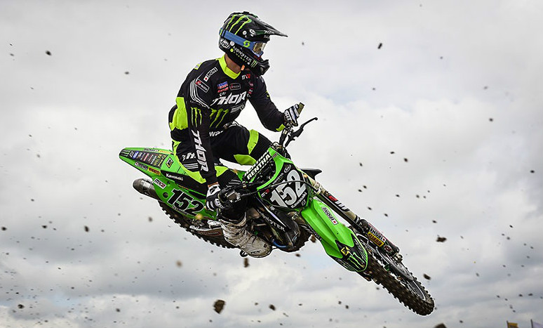 VÍDEO: A equipa oficial da Monster Kawasaki para o MX2