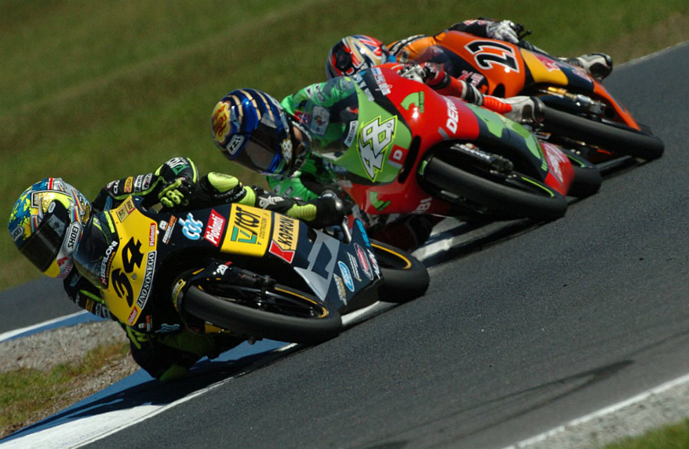 VÍDEO: Fabulosa batalha entre Lorenzo, Dovizioso e Stoner nas 125cc