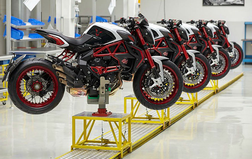 A moto de Hamilton já está em produção