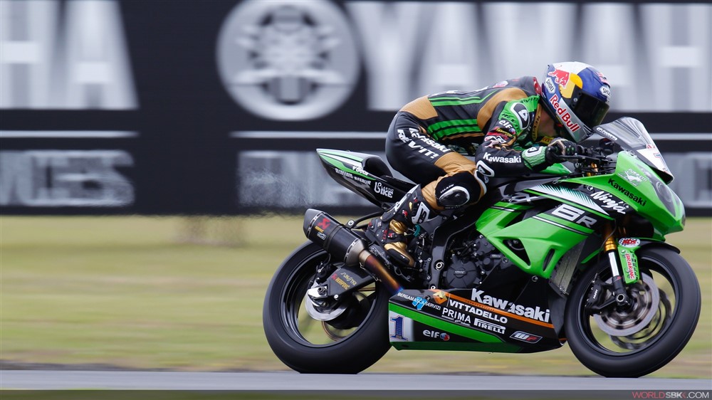 Sofuoglu abre na frente