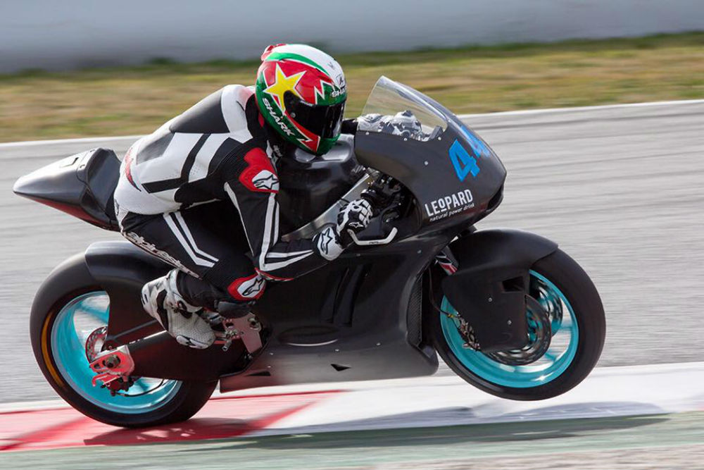 Oliveira cumpriu primeiro dia de testes em Valência