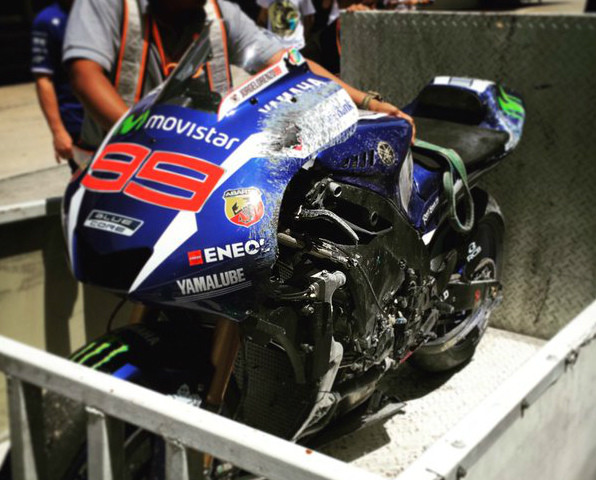 Quedas e Michelin na ordem do dia em Sepang