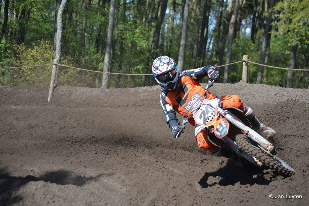 Shaun Simpson vence Hawkstone International em MX1