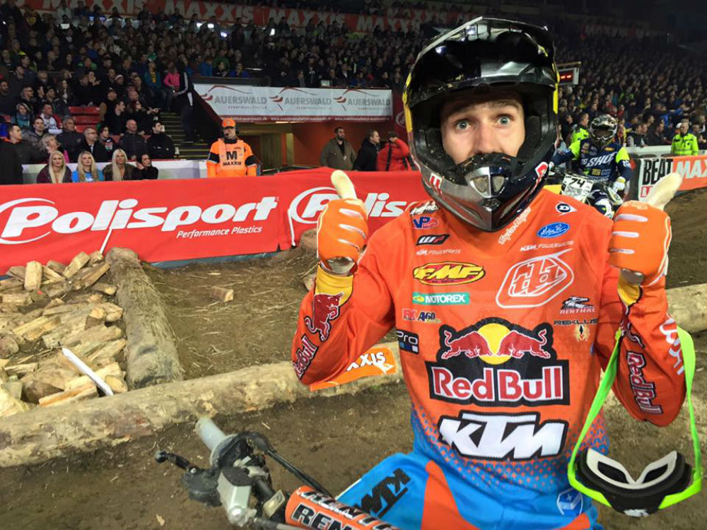 Taylor Robert vence primeira manga em Praga