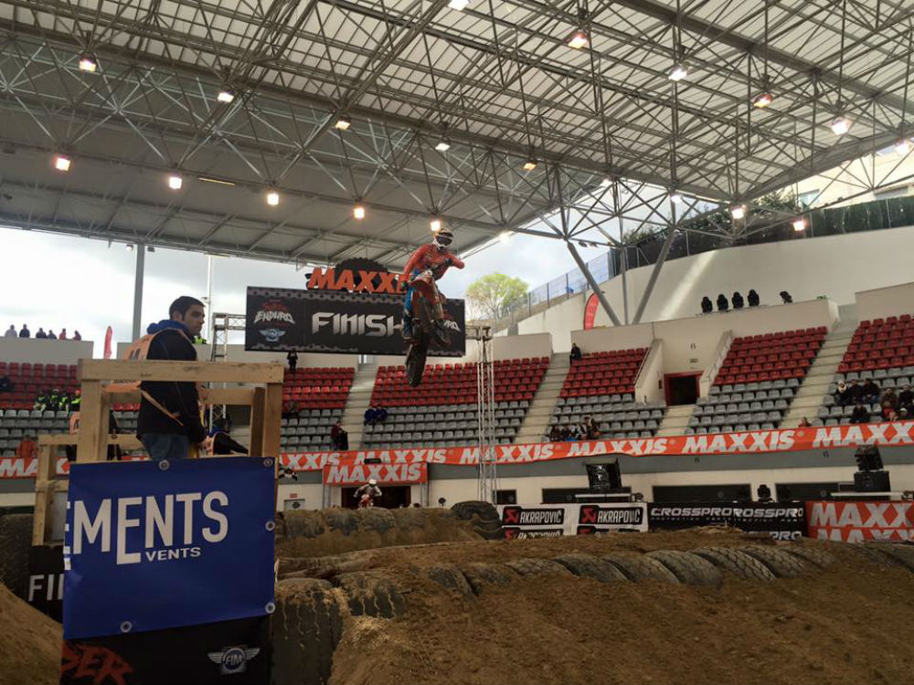 Cody Webb obtém SuperPole