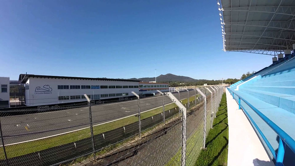 Italianos interessados no Estoril