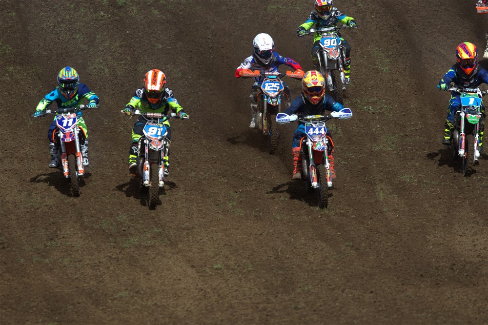 Lobo e Costa vencem, Espinho conserva