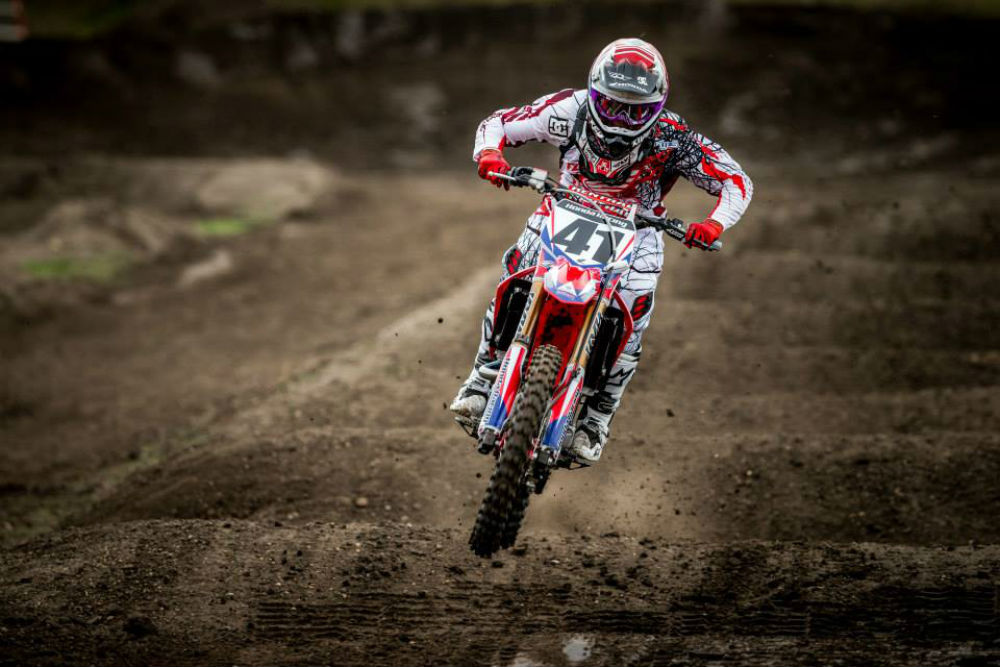 Vídeo: O treino de Trey Canard e Cole Seely