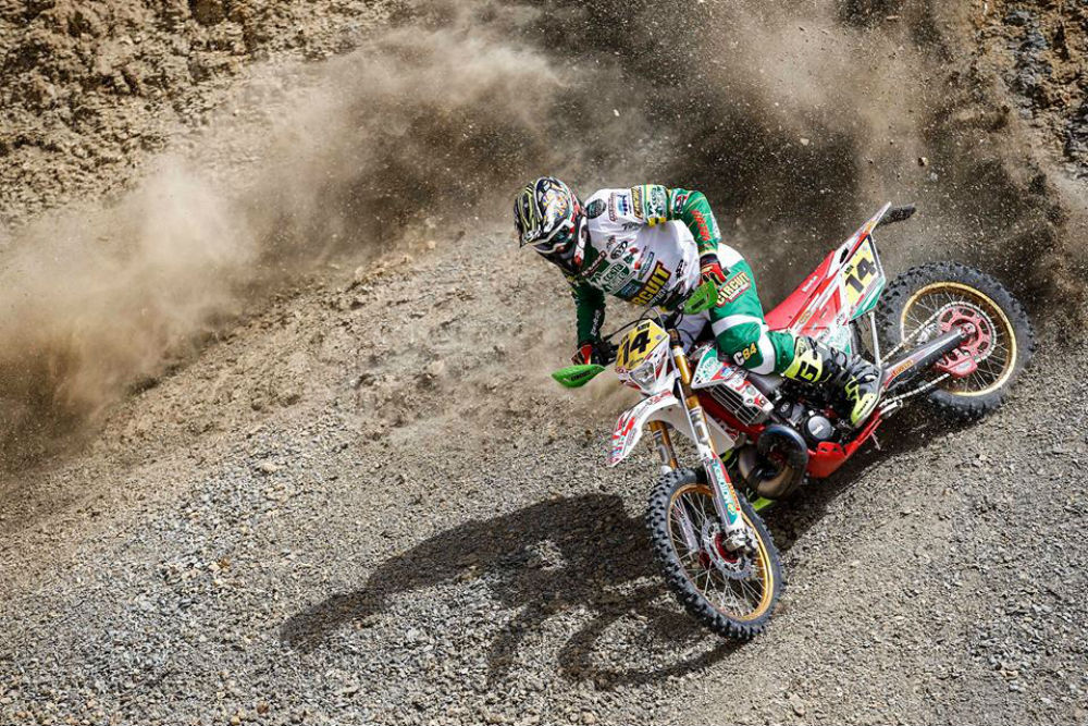 Phillips lidera em Marrocos, Correia 31º
