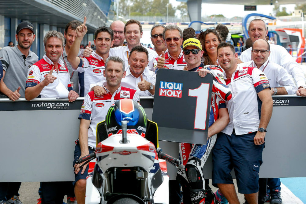 Sam Lowes reforça liderança em Moto2