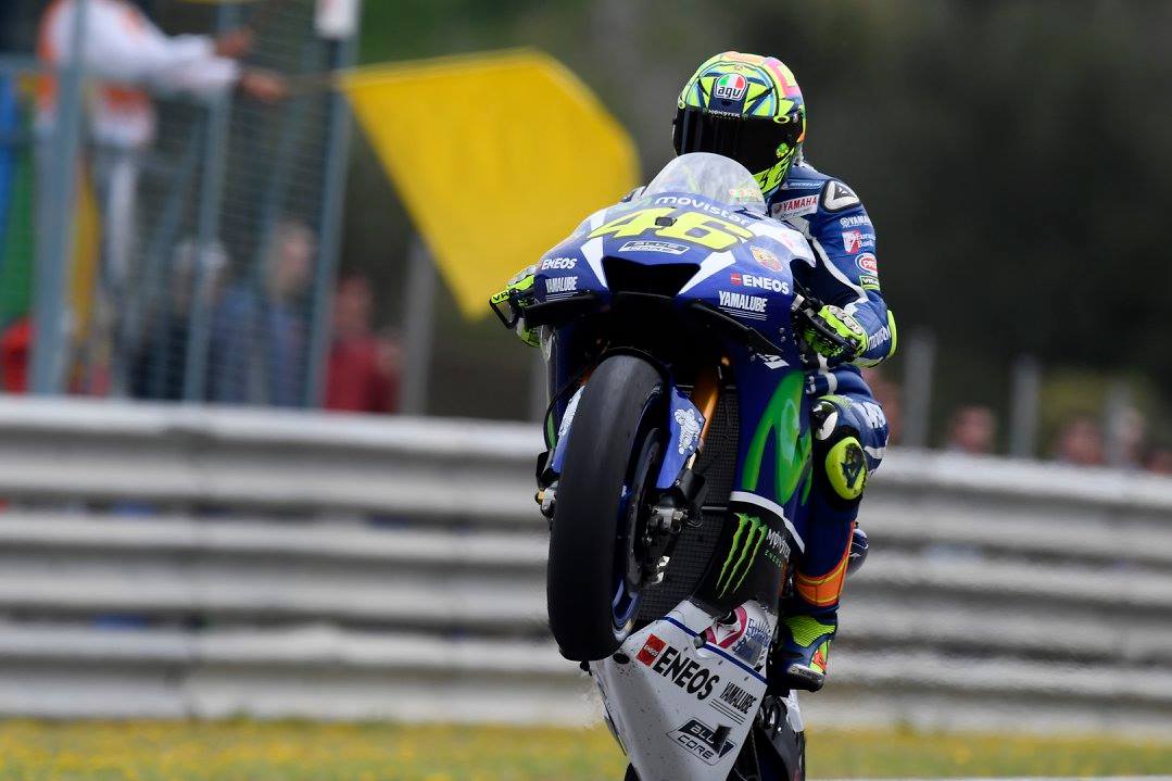 Valentino Rossi regressa às vitórias