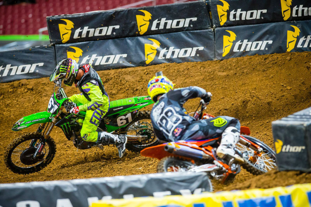 AS BAIXAS ENTRE AS 250 SX PARA FOXBOROUGH