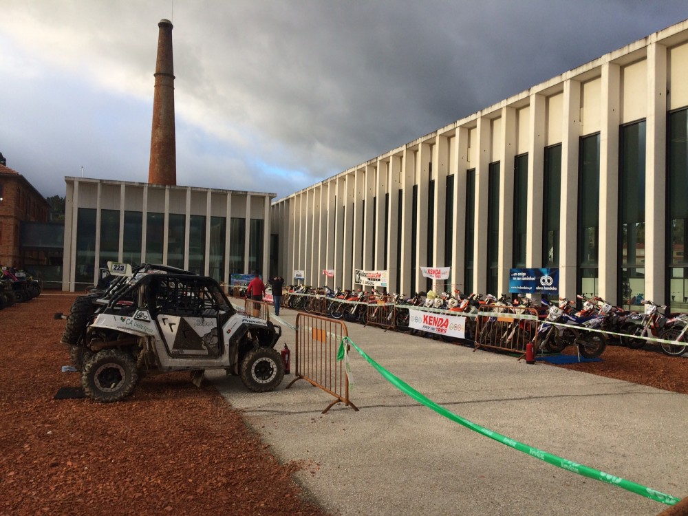 Frio e chuva no arranque do Raide de Góis