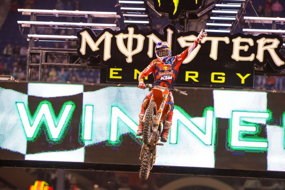 Dungey vence corrida espectacular em Indianapolis