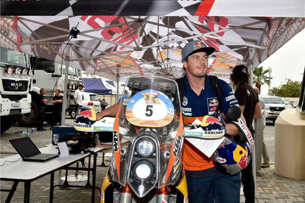 Price sai na frente do Desert Challenge, Rodrigues 5º