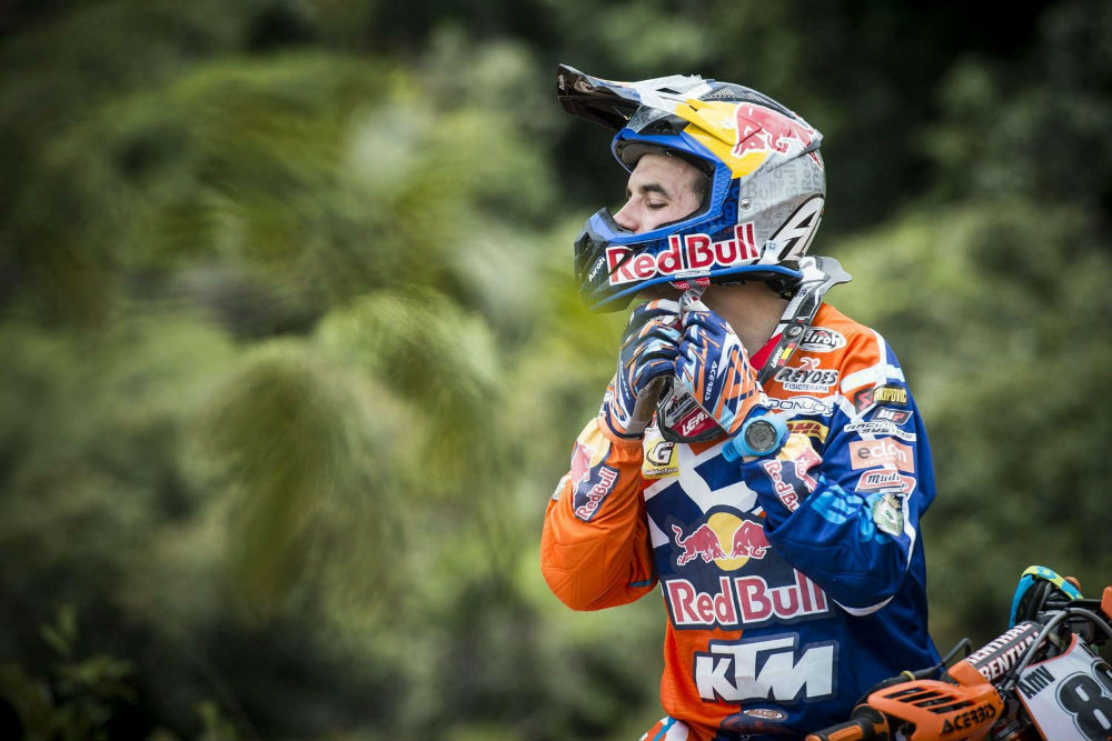 Alfredo Gomez na frente do RB Minas