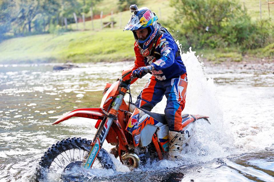 Alfredo Gomez vence RB Minas