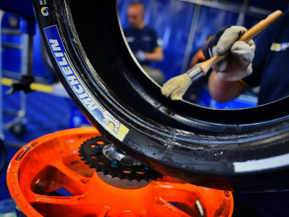 Lorenzo: “Estamos contentes com o trabalho da Michelin”