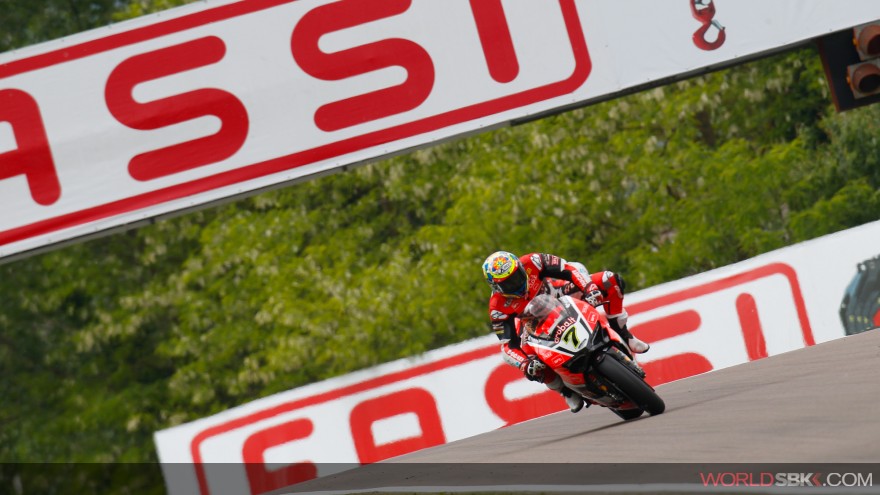 Dobradinha de Chaz Davies em Imola