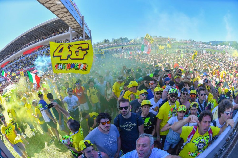 FOTOGALERIA: O mar amarelo de Valentino Rossi
