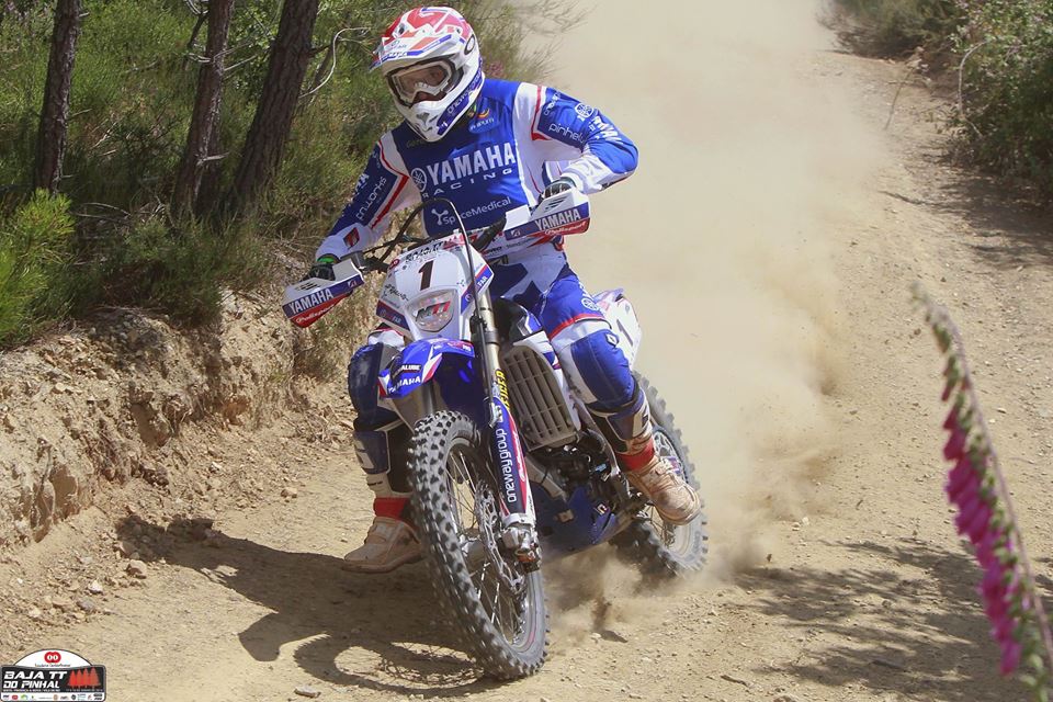 Maio ao ataque no arranque do dia