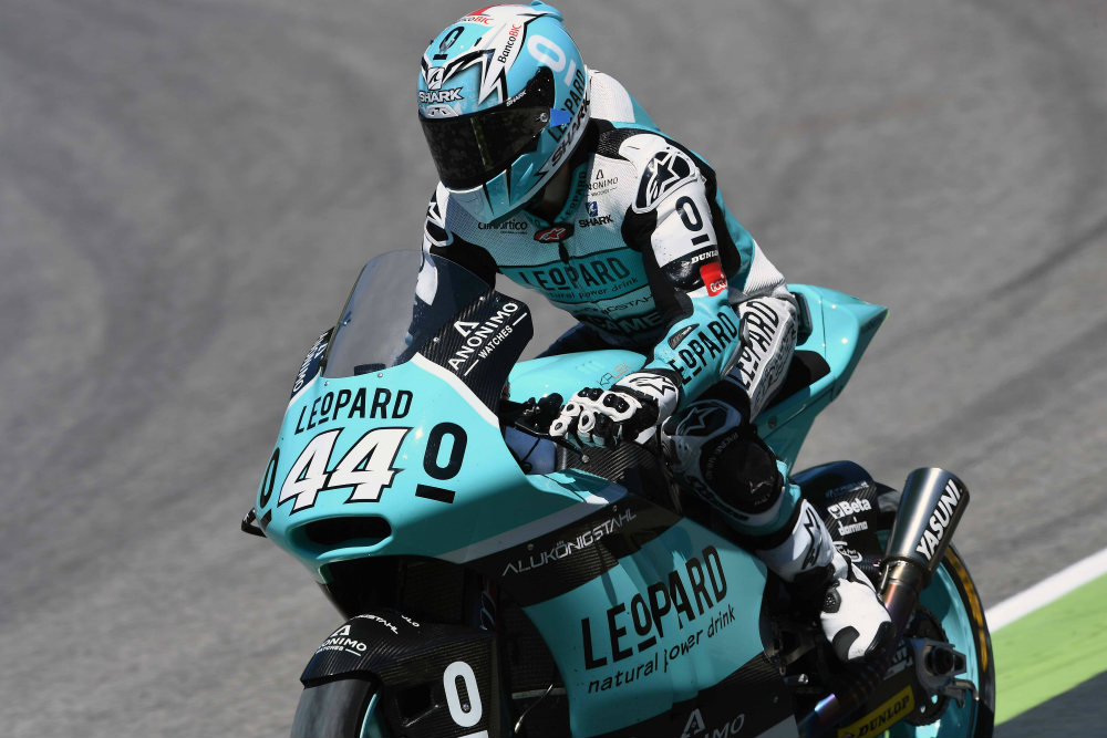 Moto2: Rins lidera no momento, Oliveira 11º