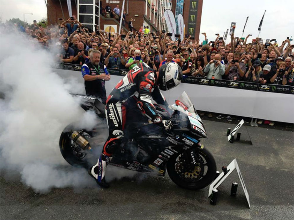 Michael Dunlop vence na Ilha de Man