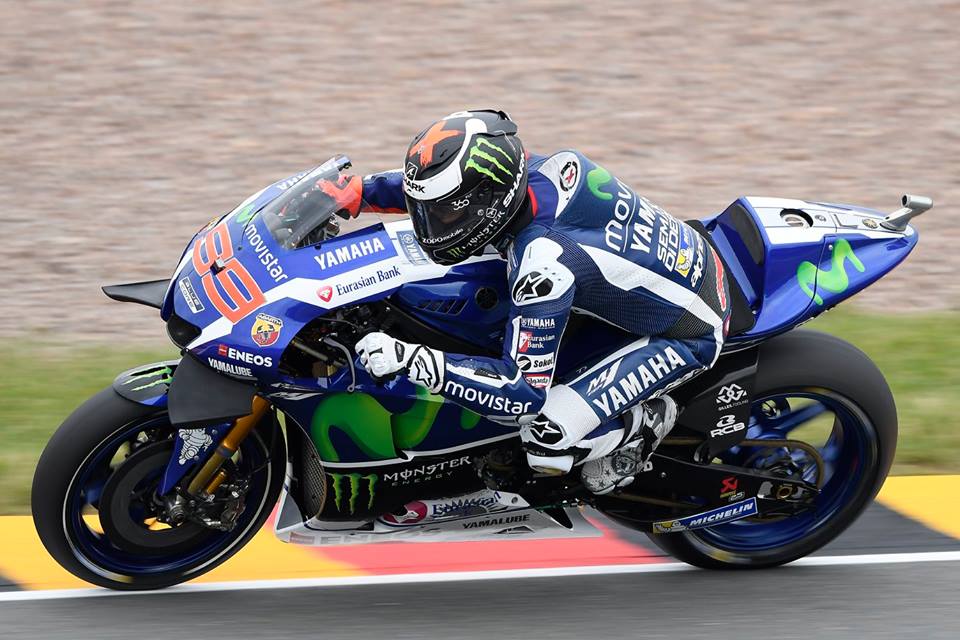 MotoGP: Lorenzo qualificado para a Q2 apesar de queda