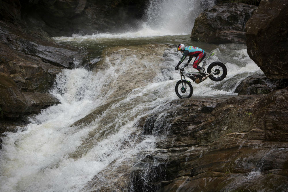 Trial – Vídeo: Dougie Lampkin o Rei do Trial