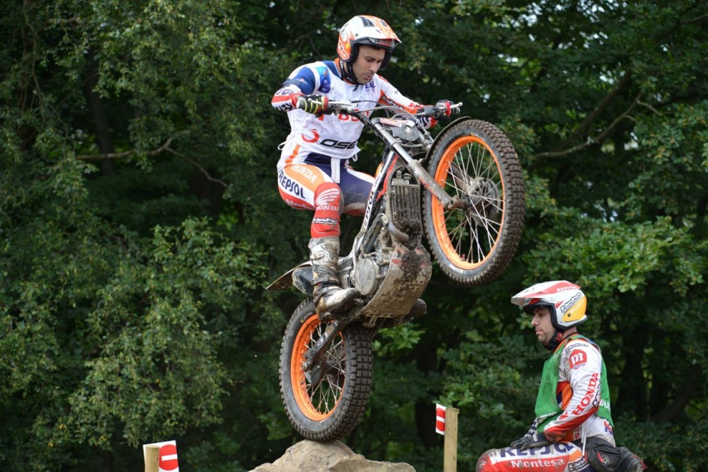 Trial: Bou de luxo vence na Grã-Bretanha